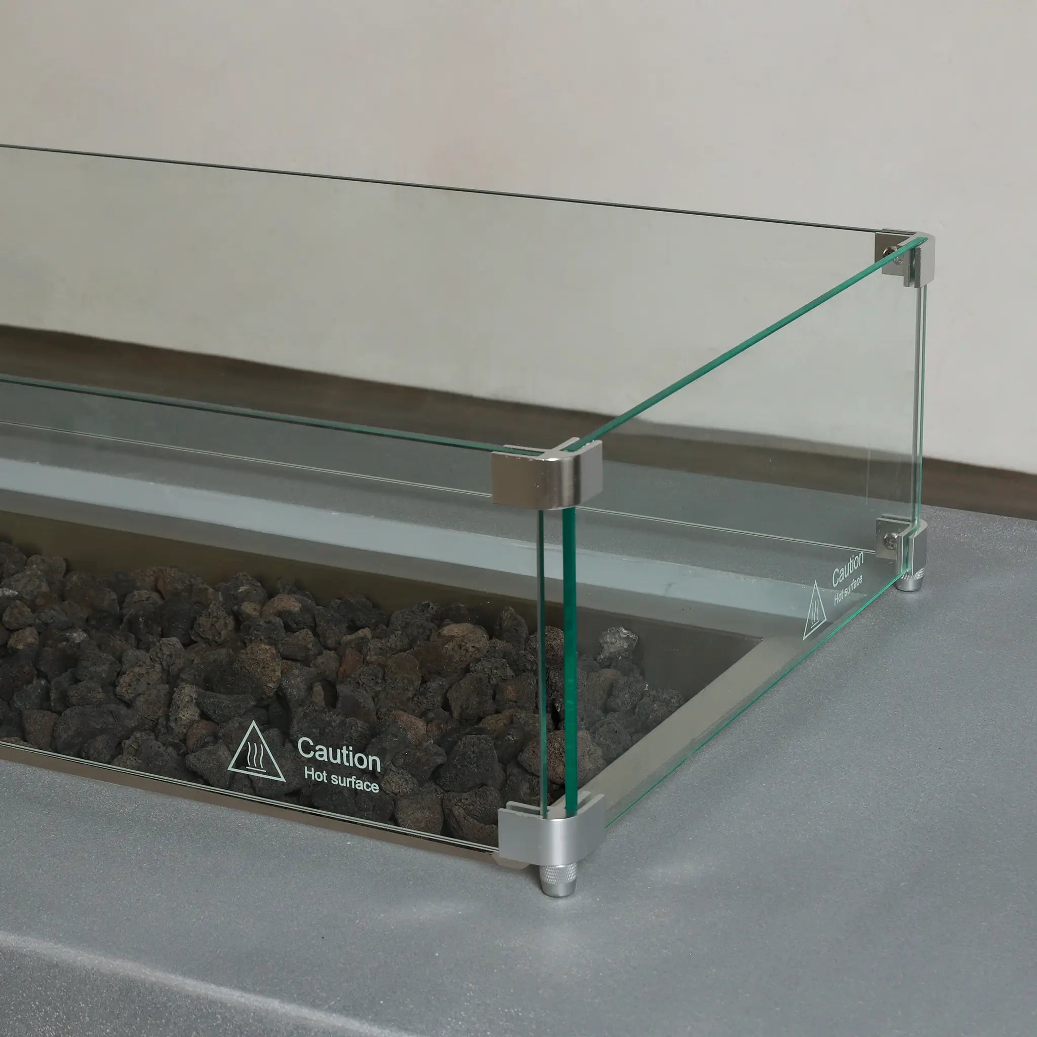 https://cdn.shopify.com/s/files/1/1936/2105/files/beton-72-inch-glass-wind-guard-lifestyle3.webp?v=1754330905