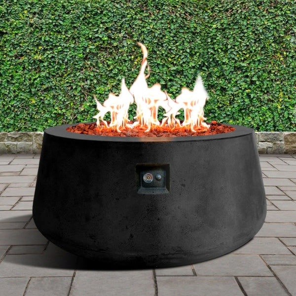 Stonelum Indiana Modern Fire Pit 02 black with fire on a green background