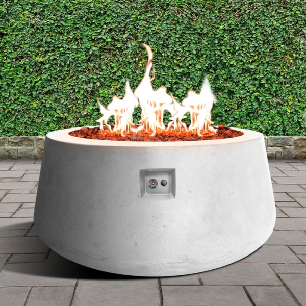 Stonelum Indiana Modern Fire Pit 02 white with fire on a green background