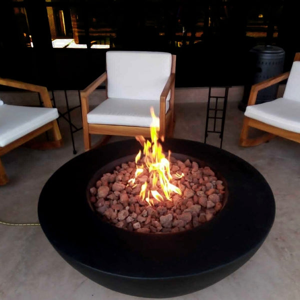 Stonelum Venecia 03 Concrete Fire Bowl  black with fire in patio