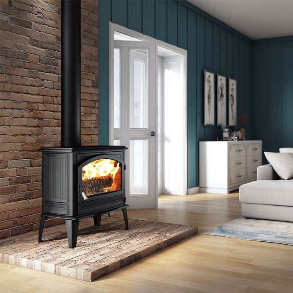 Drolet Cape Town 1800 Cast Iron Wood Stove Db04900 In Lifestyle Set Up